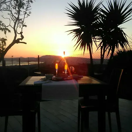 Bed & Breakfast La Mariposa De La Reina 4*