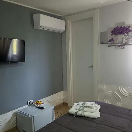 La Mariposa De La Reina 4*